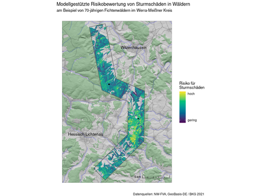 Die Abbildung zeigt eine modellgestützte Risikobewertung von Sturmschäden in Wäldern am Beispiel von 70-jährigen Fichtenwäldern im Werra-Meißner Kreis 